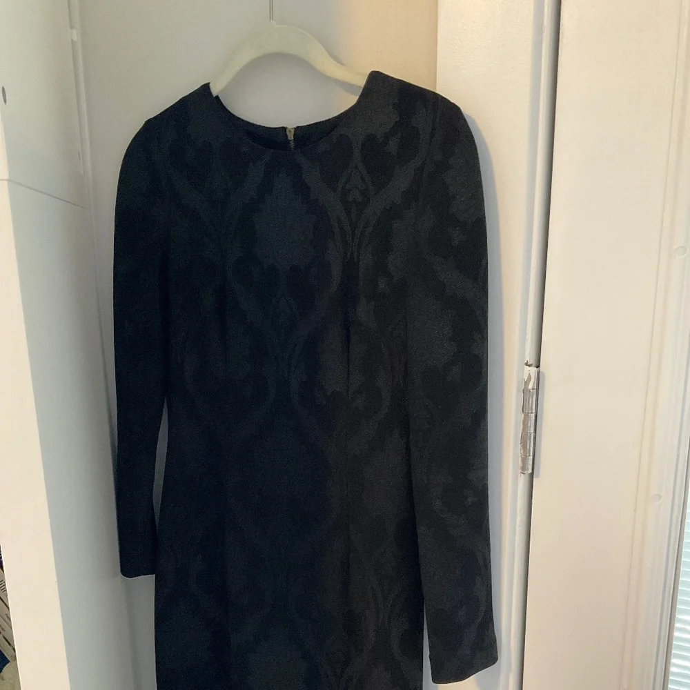 Dress - Picture 1 of 3